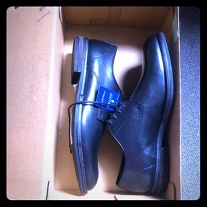 Stafford Men’s size 10.5 black dress shoes